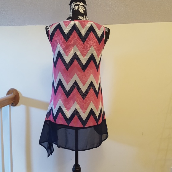 🎁Tacera Chevron Pattern Pink, White & Indigo Top - Picture 2 of 5